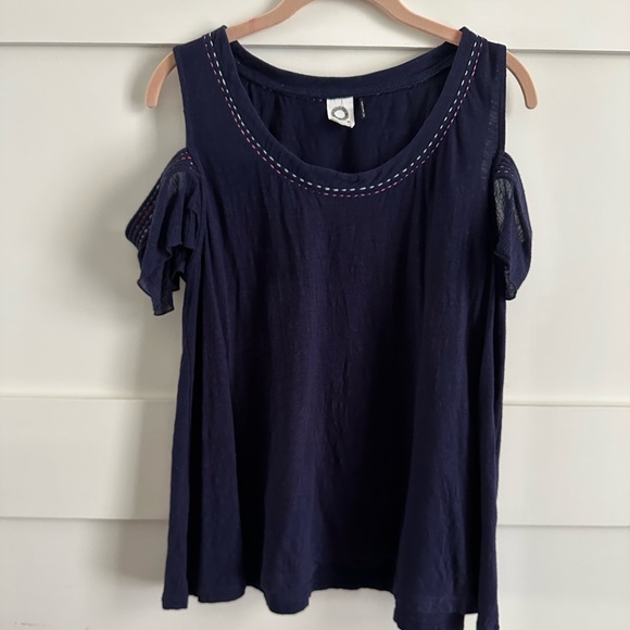 Anthropologie Akemi & Kin Salma Navy Blue Cold Shoulder Top - Picture 2 of 7